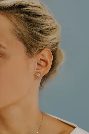 orecchini oro bianco acquamarina cuore e diamanti ORQ235 Comete - immagine 2